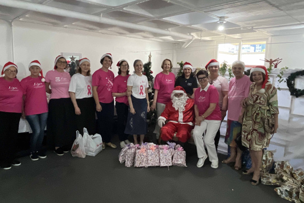 Liga de Combate ao Câncer de Bento Gonçalves promoveu entrega solidária de brinquedos para celebrar o Natal